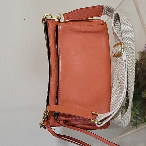 Lucky Brand Orange Koda Leather crossbody bag😍🥰 - Picture 4 of 15